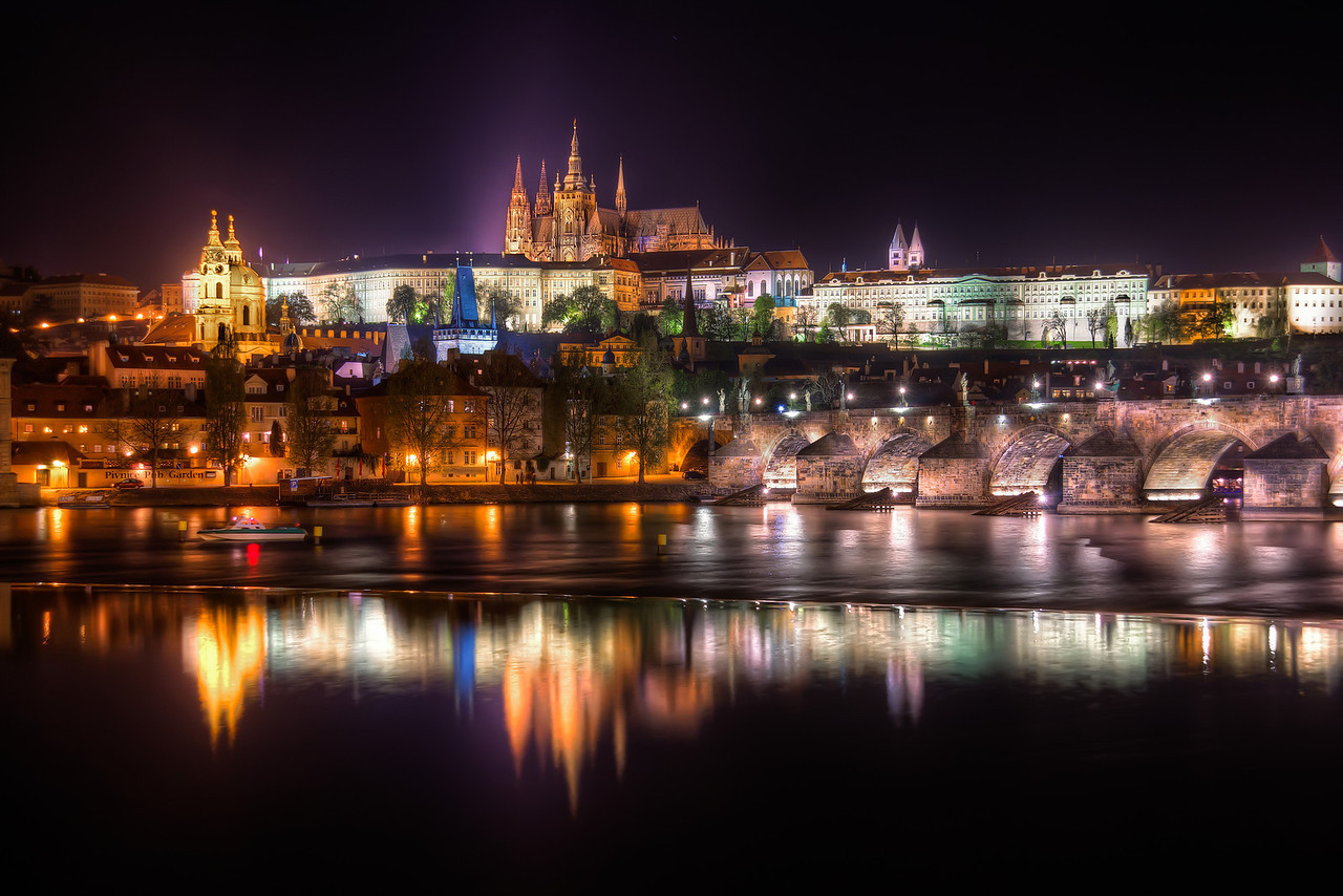 3/ The Rolling Stones paid to light the Prague Castle!The iconic rock group...