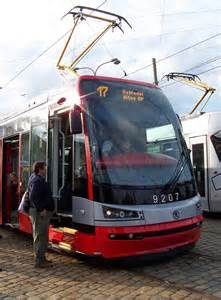 Low-floor model tram