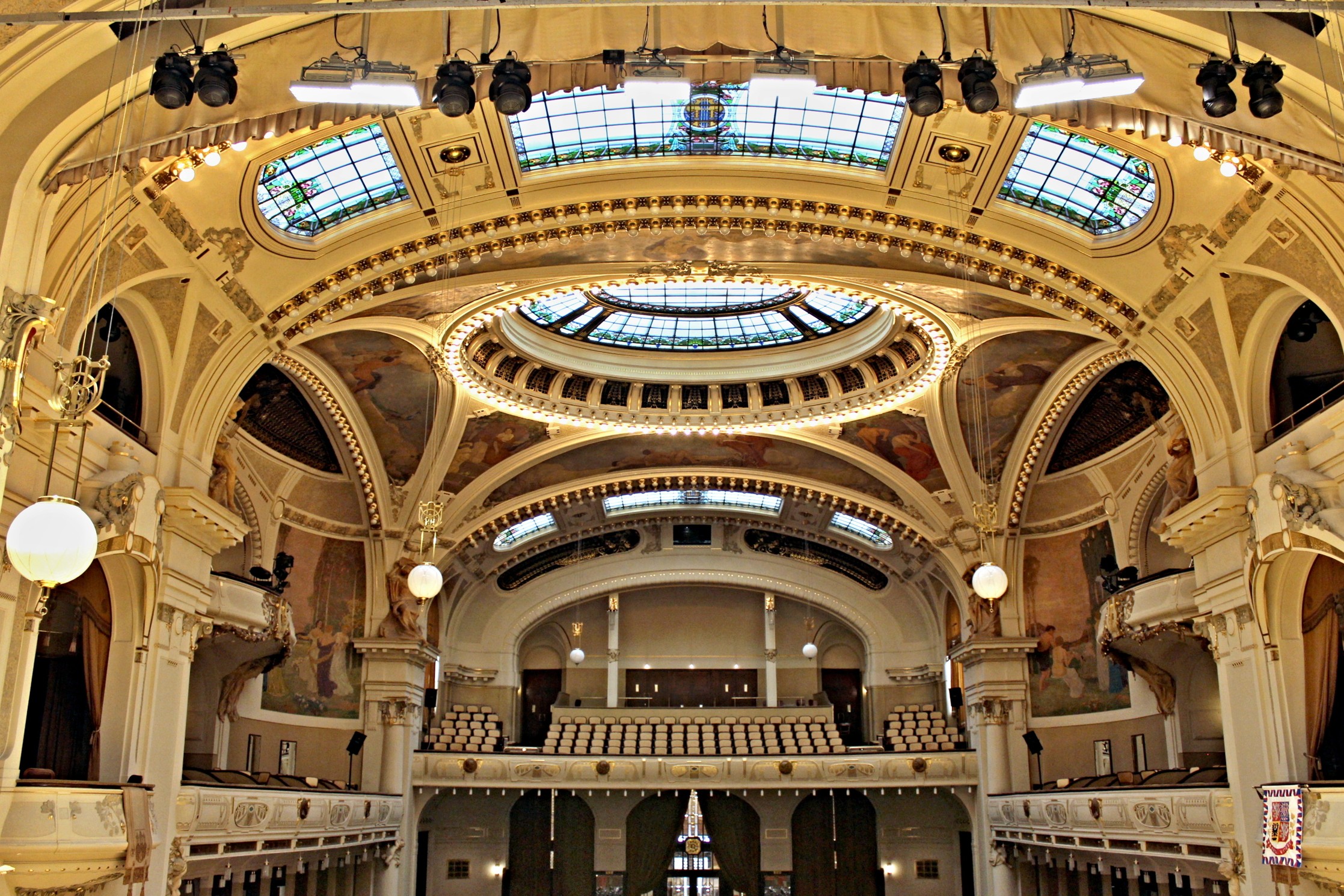 Municipal House - Smetana Hall (obecní Dům - Smetanova Síň) - Prague 