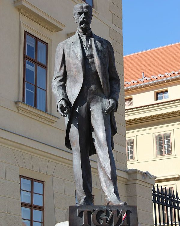 Statue of Tomáš Garrigue Masaryk