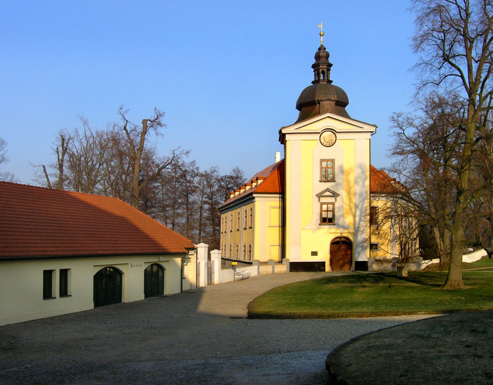 The City of Prague Museum - Ctěnice Castle (Zámecký areál Ctěnice)